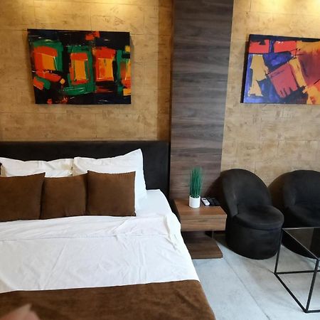 Stan Na Dan Apartman D Lux Jacuzzi Κραγκούγιεβατς Εξωτερικό φωτογραφία