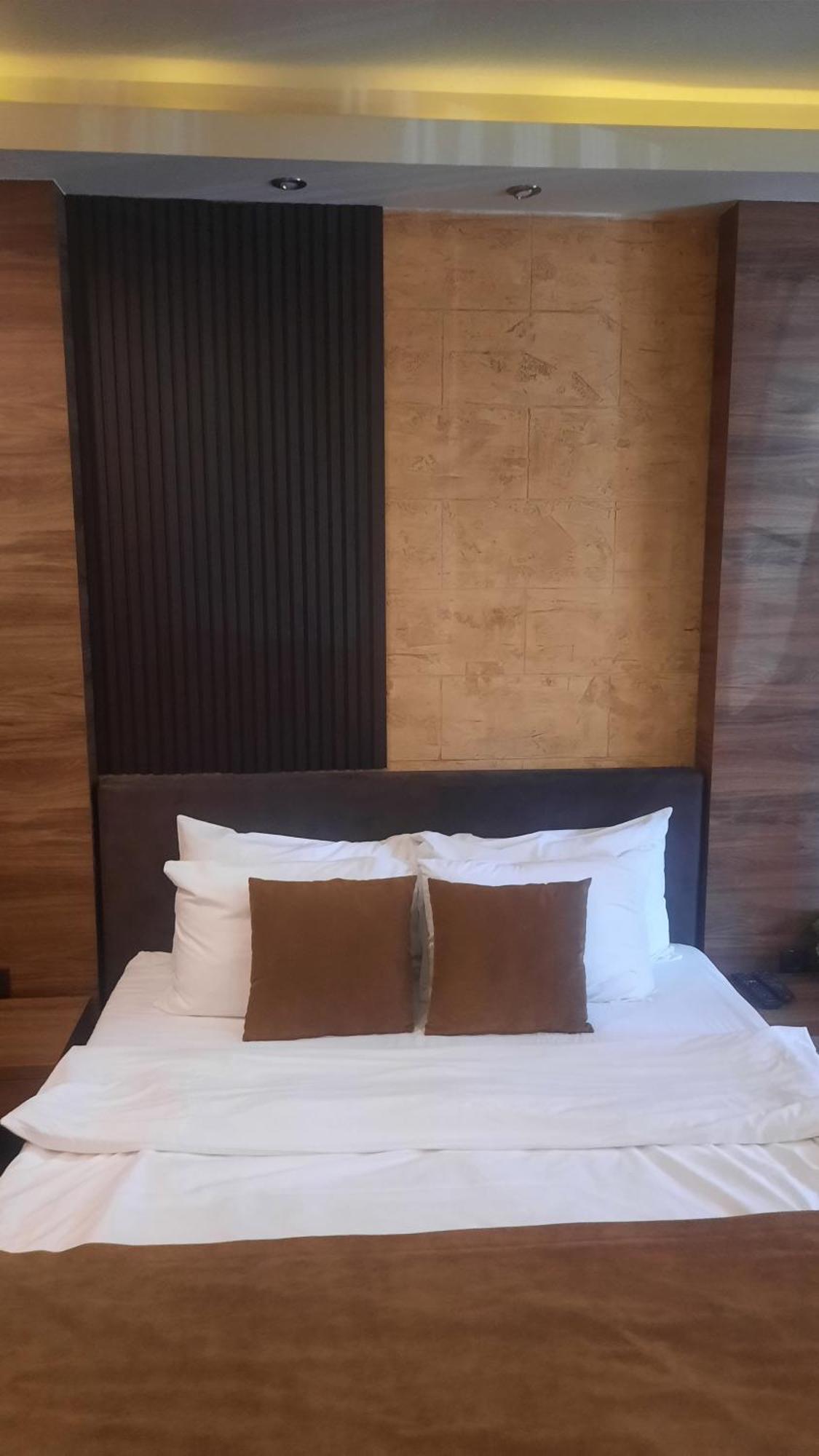 Stan Na Dan Apartman D Lux Jacuzzi Κραγκούγιεβατς Εξωτερικό φωτογραφία