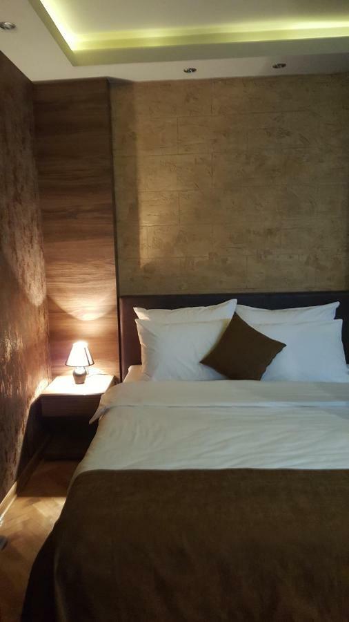 Stan Na Dan Apartman D Lux Jacuzzi Κραγκούγιεβατς Εξωτερικό φωτογραφία